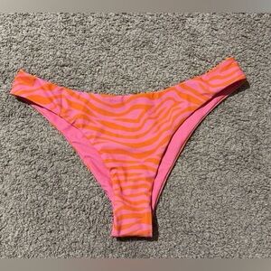 shein xl but fits smaller